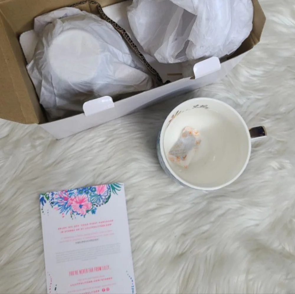 Lilly Pulitzer Mugs Set 2 Blue White Ceramic Floral Brand New Gift Anniversary - Picture 4 of 8